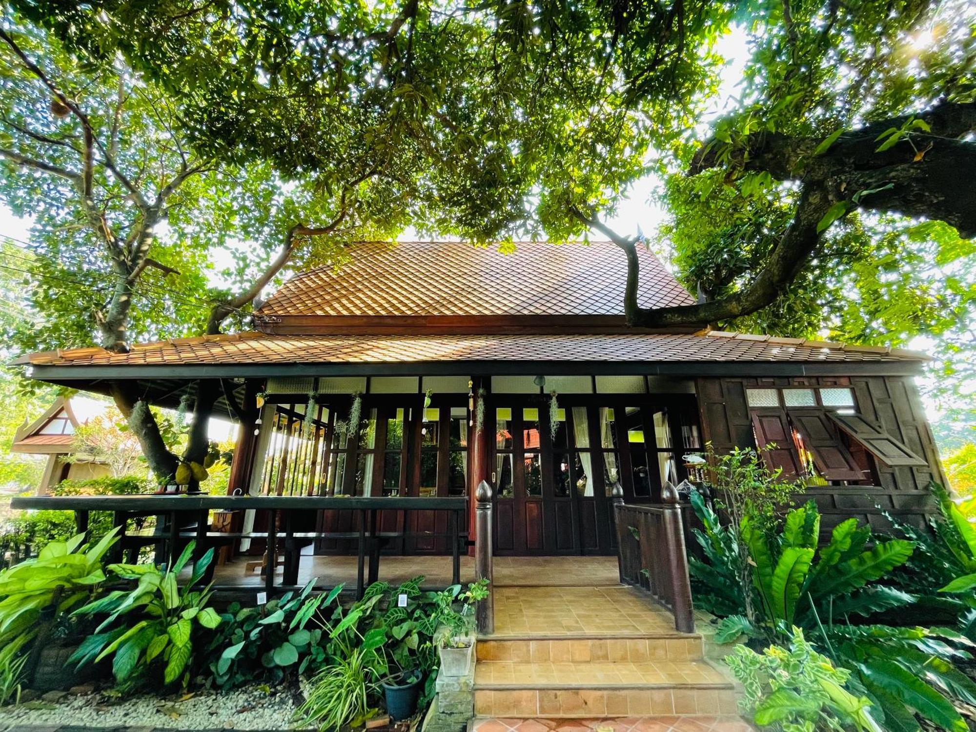 Baan Lhang Wangh บ้านหลังวัง Phitsanulok Exteriér fotografie