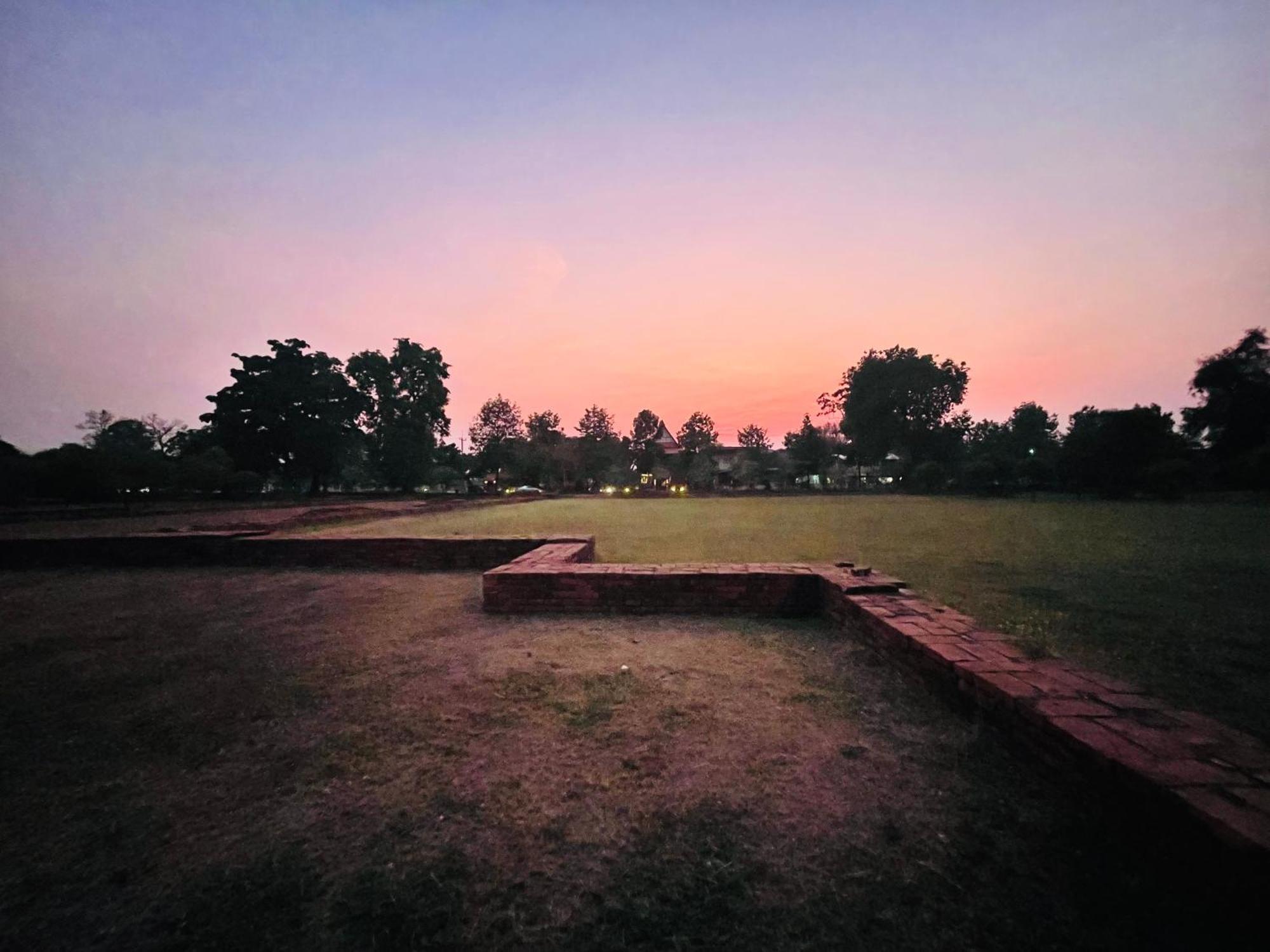 Baan Lhang Wangh บ้านหลังวัง Phitsanulok Exteriér fotografie